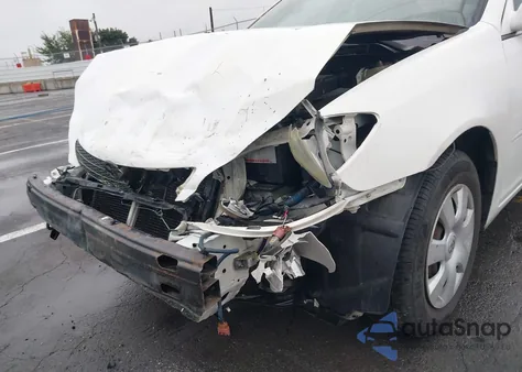 2003 Toyota Camry Le z USA, uszkodzony, nr VIN 4T1BE32K43U158134